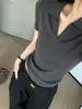 Camiseta de punto gris con cuello en V de manga corta estilo Old Money para mujer, Nuevo modelo Verano 2026, Camisa tipo polo con hombro normal, Top elegante con cuello de solapa