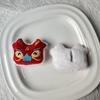 Pelúcia dragão ano nacional estilo moda leão acessórios de decoração de ano novo acessórios de boneca acessórios de boneca broche acessórios de faixa de cabeça