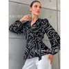 Camisa Estampada Europeia e Americana com Decote V Slim Feminina Elegante Moda 2025 Nova Tendência Versátil Camisa Feminina de Manga Longa