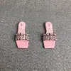 2026 Nuevo Estilo de Verano Ropa Exterior de Color Caramelo para Mujer Elegantes Zapatillas Planas de Punta Cuadrada y de Hada con Punta Abierta y Pedrería, Moda Francesa