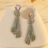Pendientes de Seda Coloridos con Diamantes Completos de Estilo Étnico con un Diseño Único, Pendientes de Botón Largos en Forma de Corazón de Gama Alta con una Artesanía Sofisticada y Elaborada