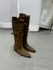 Botas de Cano Alto com Bico Fino e Salto Baixo Estilo Retrô Coreano First Encounter Season para Mulheres Outono/Inverno 2026 Novas Botas Dobráveis de Duas Vias West
