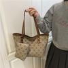 Bolsa Tote Retrô de Mão para Revenda Bolsa Feminina 2025 Verão Novo Estilo Xadrez Versátil Bolsa de Ombro para o Trabalho Bolsa de Axila para Sogra