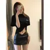 Estilo retrô, cintura baixa, decote em V, bainha com fenda, shorts interno, saia de couro PU, saia curta, sexy, justa ao corpo, meia-saia de couro