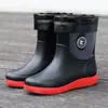 Botas de lluvia elegantes de media pantorrilla para hombre, zapatos de goma de trabajo de invierno, antideslizantes e impermeables, adecuados para uso en la cocina, pesca y como botas de lluvia cortas o zapatos de agua para hombre