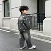 Traje de mezclilla para niño con estampado integral único de ponis, chaqueta de trabajo con solapa degradada y pantalón de pierna ancha con bolsillo grande, ropa para niños