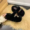Sandalias cálidas de una tira para uso exterior, hebilla de cuero, sencillas, suela gruesa, para mujer, de alta gama, perezosas,, pantuflas peludas, versátiles, otoño e invierno