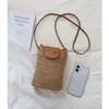 2026 Verão Nova Moda Bolsinha de Mão Pequena Bolsa de Ombro Feminina Bolsa para Celular Bolsa de Ombro Cruzada Simples Tecida em Palha Bolsa Feminina