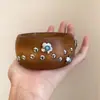 Nova pulseira de madeira com rebites redondos de flor europeia e americana, pulseira de pulso estilo étnico vintage, joias de design de nicho atacado