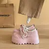Novos Sapatos de Salto Grosso Sola Grossa 2026 Sapatos Birkenstock Femininos Casuais Retrô Primavera e Outono Aumento de Altura Pessoas Baixas Fecho Mágico Cadarço