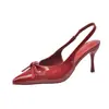Sapatos de salto alto com laço borgonha estilo francês, novo modelo 2025, deslumbrantes sandálias de bico fino e salto agulha para mulheres