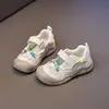 Zapatos para Niñas Bajos Transpirables de Malla Zapatos 2026 Verano Nuevos Huecos de Malla Simple Niña Pequeña Punta Cerrada Sandalias Anti-Pateaduras