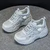 2026 Primavera/Verano Nuevo Comercio Exterior Plataforma Suela Gruesa Aumentador de Altura Zapatos de Entrenamiento Alemanes para Mujer Malla Transpirable Deportivas Individuales Zapatos Blancos Mujer