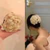 Caro com grampo de cabelo de rosa seca cabeça feminina grande flor vermelha clipe de flor clipe de tubarão cocar