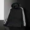 Chaqueta con capucha de una sola capa para hombre Otoño 2025, Abrigo deportivo casual impermeable con tres rayas, Chaqueta de bloques de color personalizada