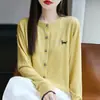 Novo cardigã de malha de lã fiada fina com gola redonda e mangas compridas para mulheres, bordado com um design de gatinho, solto e versátil para a primavera