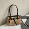 Bolsa de Mão com Design de Nicho Feminina 2025 Nova Retro Fosca Asa Bolsa Estilo Estrangeiro Estampa de Leopardo Ombro Único Transversal
