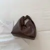 Bolso cuadrado pequeño de color liso, casual y elegante, para ir al trabajo, modelo nuevo 2026, único, simple, moderno, bolso de mano