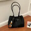 Moda retro transfronteiriça, bolsa tote minimalista para o dia a dia, design de nicho, alta qualidade, casual, estilosa e leve, bolsa de ombro/bolsa de axila