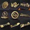 Crachá de Ouro K Feito Sob Medida Crachá de Reconhecimento da Reunião Anual Broche com Logo da Empresa Medalha Comemorativa de Metal Elegante Feita Sob Medida