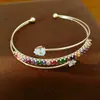 Pulseira quadrada aberta cravejada com zircônias em várias camadas, elegante e versátil para o uso diário, joias de nicho de luxo leve de alta qualidade para atacado