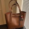Bolsa Grande Capacidade Estilo Hong Kong Feminina 2025 Outono e Inverno Nova Chegada Bolsa de Ombro Fashionável Elegante Bolsa de Mão Tote para o Dia a Dia