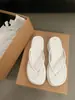 Chanclas sencillas y versátiles para mujer, nuevo estilo de verano 2024, sandalias de playa con plataforma de aumento de altura
