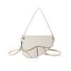 Nova Textura da Moda 2023 Personalidade Popular Nova Moda Color-Blocking Versão Coreana Bolsa de Ombro Único Transversal Sela