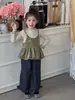 Conjunto de Outono para Meninas 2026 Novo Estilo Coreano Moda Top de Renda e Calça Jeans Wide-Leg para Crianças Maiores