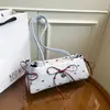 Bolsa Elegante com Laço Estilo Coreano para Axila Nova Coleção Verão 2025 Estilo Doce e Descolado Simples Fashion para o Trabalho Bolsa de Ombro
