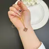 Colar Vietnamita Banhado a Ouro Estilo Luxo Leve Caractere da Fortuna Trevo de Quatro Folhas Corrente para Clavícula Joia de Design Simples para Mulheres Suprimento