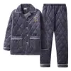 8400 Gris Invierno Talla Extra Grande Set Coral Fleece Tres Capas Engrosado Acolchado Pijama Cálido Ropa de Casa para Hombre