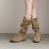 Botas da moda estilo coreano de 2026 para aumentar a altura com sola grossa, plissadas Maillard, empilhadas, botas de cowboy ocidentais, botas de moda retrô de cano médio