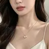 Corrente de Clavícula de Zircônia de Alta Qualidade, Colar de Clavícula Cereja Nicho Brilhante Fino, Pingente de Coração Dourado, Colar Deslumbrante de Strass