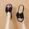 Novidade de Verão Estilo Laço Chinelos de Solado Grosso para Mulheres, Sandálias Fashion de Solado Macio Antiderrapantes para Uso Externo