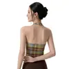 Top de tirantes halter para mujer para yoga con almohadillas en el pecho, corte ajustado, diseño estampado, espalda bonita, top deportivo con pliegues centrales delanteros, top de fitness