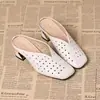 Nuevas Zapatillas de Moda Transpirables para Mujer, Estilo Slip-On, con Diseño Hueco, Punta Cerrada y Tacón Grueso, para Uso Diario y Commuting, Colección Primavera/Verano 2026