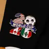 Europeu e Americano Transfronteiriço Simples Alto Padrão Sensação 2026 EUA, Canadá, México Copa do Mundo Colar Pingente Óleo Bandeira Nacional Troféu de Futebol Broche