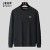Conjunto Esportivo Versátil JeepSPIRIT: Conjunto de Duas Peças: Moletom Respirável e Confortável com Gola Redonda e Calça Casual com Cintura Elástica para o Dia a Dia
