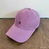 Boné de Beisebol Simples da Moda Estilo Coreano para Mulheres, Boné com Aba de Algodão Puro de Alta Qualidade, Chapéu com Aba Larga e Top Macio com Etiqueta de Metal Pequena para Homens