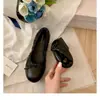 Em estoque, envia imediatamente! Sapatos estilo Grape Mom, sapatos de rolinho ondulado, bico redondo, laço, corte baixo, cadarço, sapatilhas, femininos