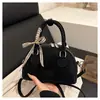 Bolsa de Mão Versátil Cor Sólida Simples Estilo Novo Primavera e Verão para Mulheres, Textura Elegante e de Alta Qualidade, Bolsa Transversal Elegante para o Dia a Dia
