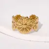 Anel Aberto Novo de Aço Inoxidável Transfronteiriço para Mulheres com Design de Crisântemo, Pulseira Fashion e Versátil de Aço Titânio Dourado 18K Que Não Desbota