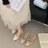 Sandálias Elegantes de Salto Anabela Bico Fino para Mulheres, Novo Estilo Verão 2026, Estilo Socialite, Corte Baixo, Franzidas, Sandálias Modernas e Versáteis