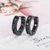 Aretes de aro negros con circonita clásica europea y americana, estilo callejero simple para uso diario, aretes de hip-hop para hombres y mujeres, accesorio negro ultra genial y moderno