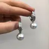 Brincos de Pérola com Letras de Metal Estilo Coreano para Mulheres, Um Par com Duas Formas de Usar, Luxo Leve, Sensação de Alta Qualidade, Brincos com Design Destacável