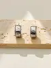 Pendientes Metálicos Brillantes en Forma de C de Alta Gama, Modernos y Versátiles, Accesorios Sencillos para el Trayecto al Trabajo