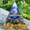 Pirâmide de bola de cristal natural de 8cm Ornamento de mesa de escritório europeu e americano Artesanato de pirâmide de resina para yoga e meditação