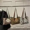 Bolso Tote Floral Vintage Nuevo 2026 con un Toque de Alta Gama, Gran Capacidad, Bolso de Hombro Versátil para el Trabajo, Bolso de Mamá, Bolso de Mano