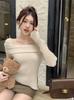 Elegante camiseta suéter de manga larga con hombros descubiertos invierno vintage corte ajustado irregular top sexy de chica hot ins